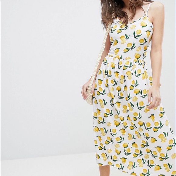 Vero Moda Dresses & Skirts - 🌻lemon print summer dress 
🌻length-47
🌻bust -28.